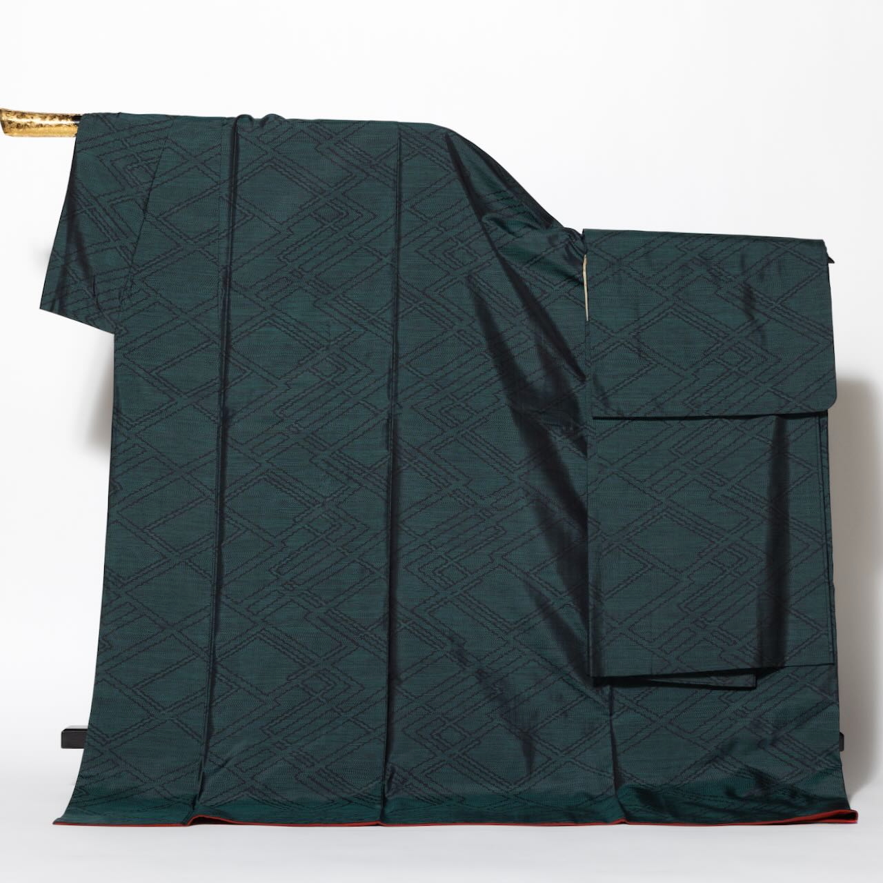 夏大島　透け感　涼しげ　単衣　ブラック　濃淡　未使用品　細身で小柄な方 夏大島 透け感 涼しげ 単衣 ブラック 濃淡 未使用品 細身で小柄な