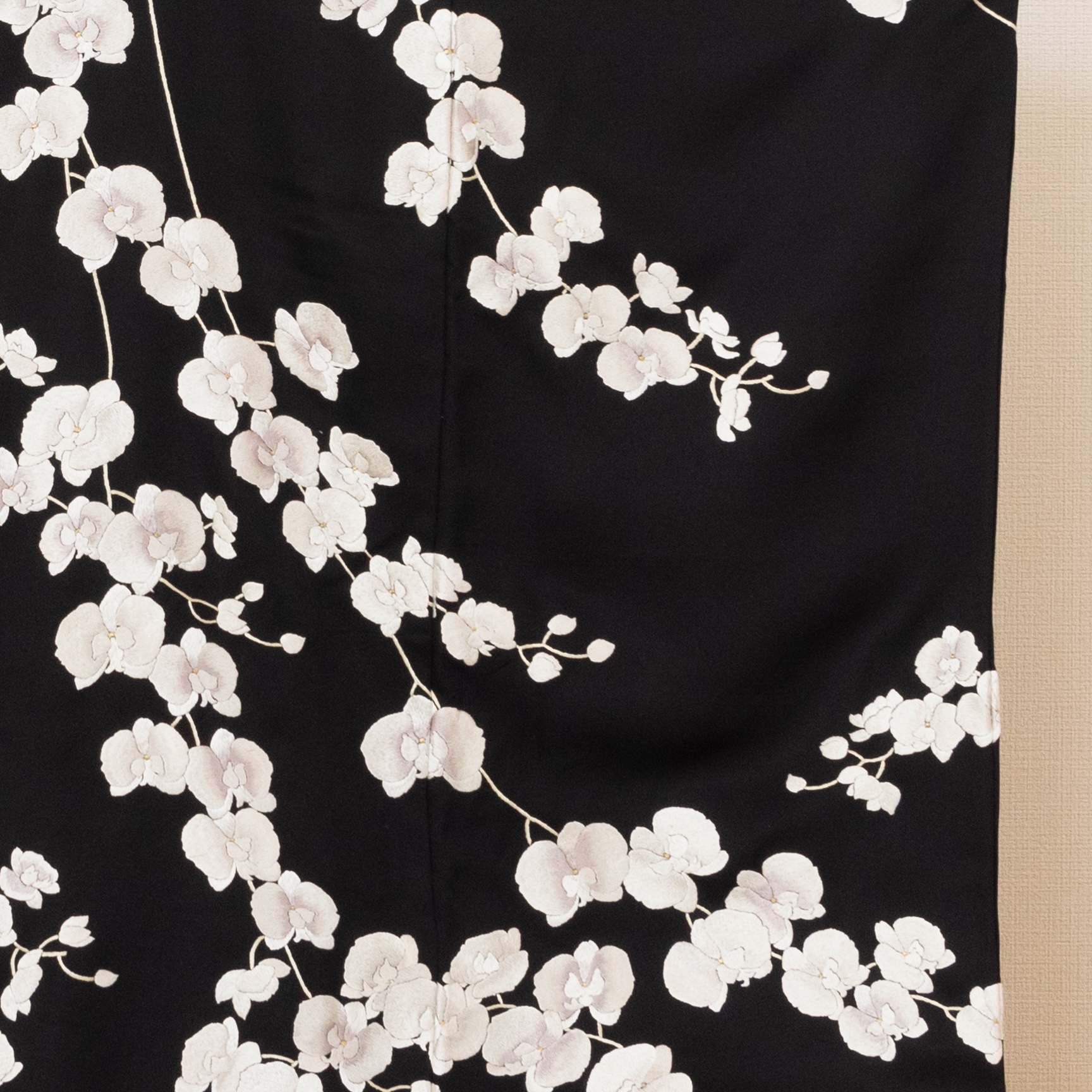 最終価格‼️訪問着 花柄刺繍 黒と白の幾何学模様 訪問着t950 薄グレー黒 ぼかし 刺繍唐百合 | 着物レンタルの京都